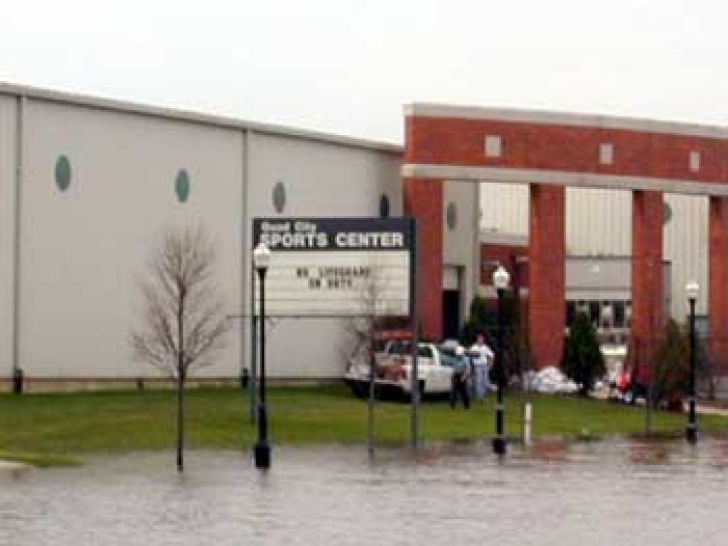 Flood 2001: Quad-City Sports Center